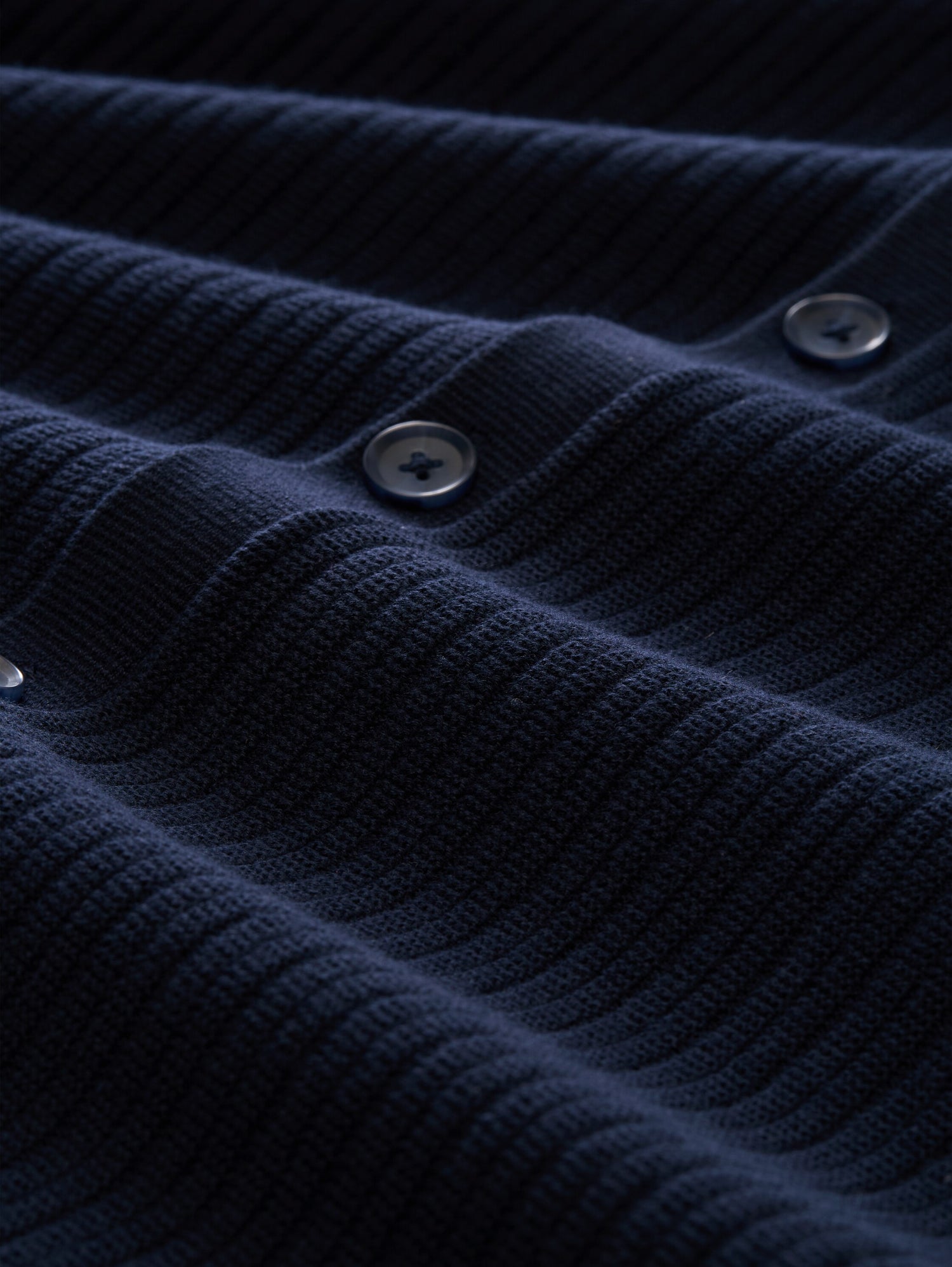Strickjacke mit Polokragen