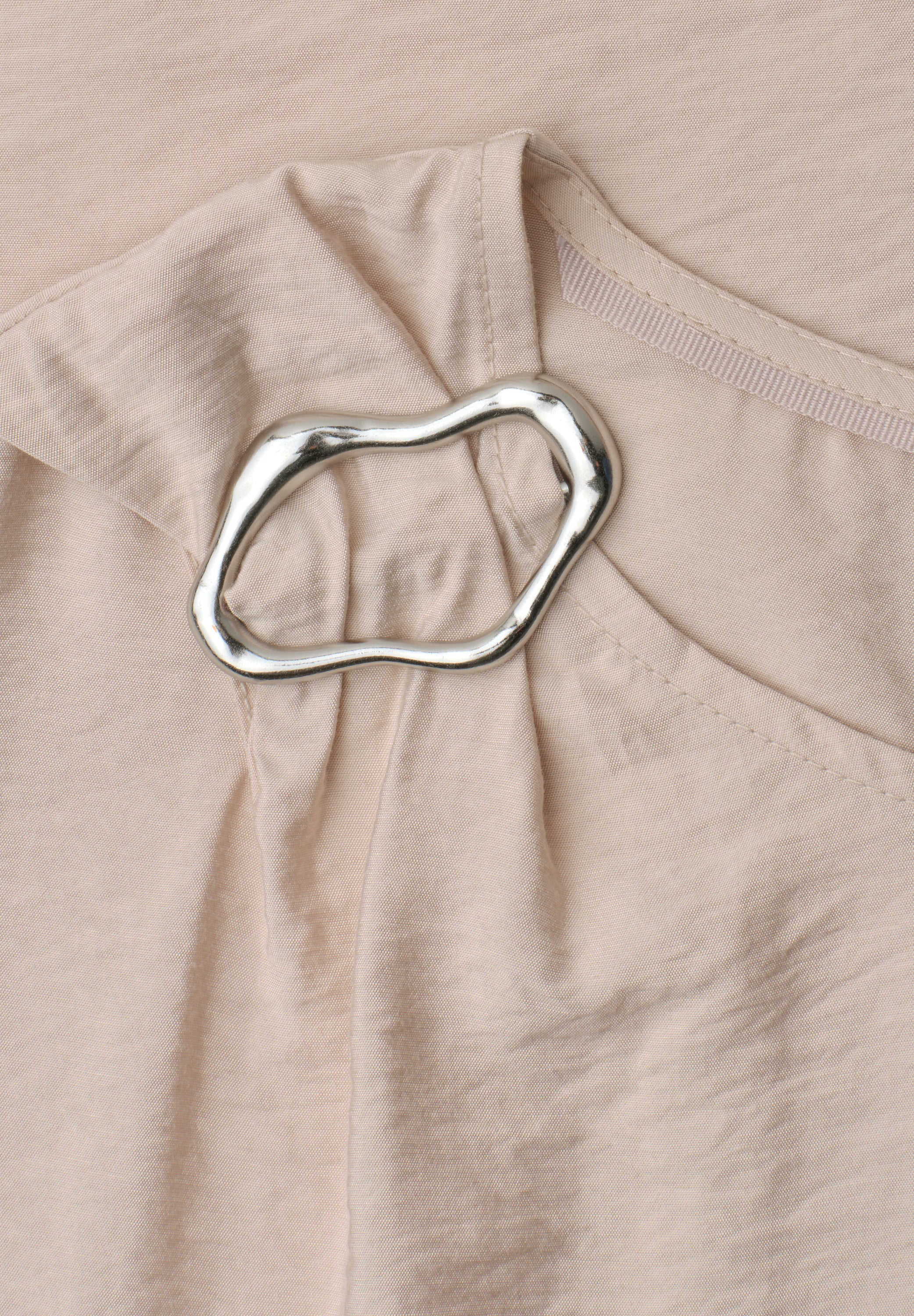 Blusenshirt mit Rundhals und Schnallendetail
