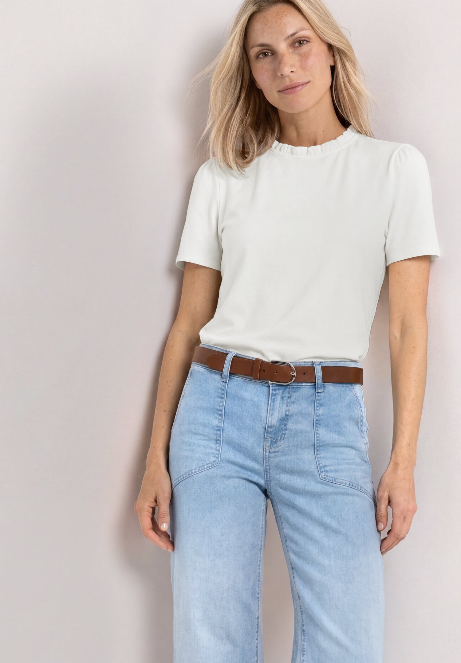 T-Shirt mit Rundhals und Rüschendetails