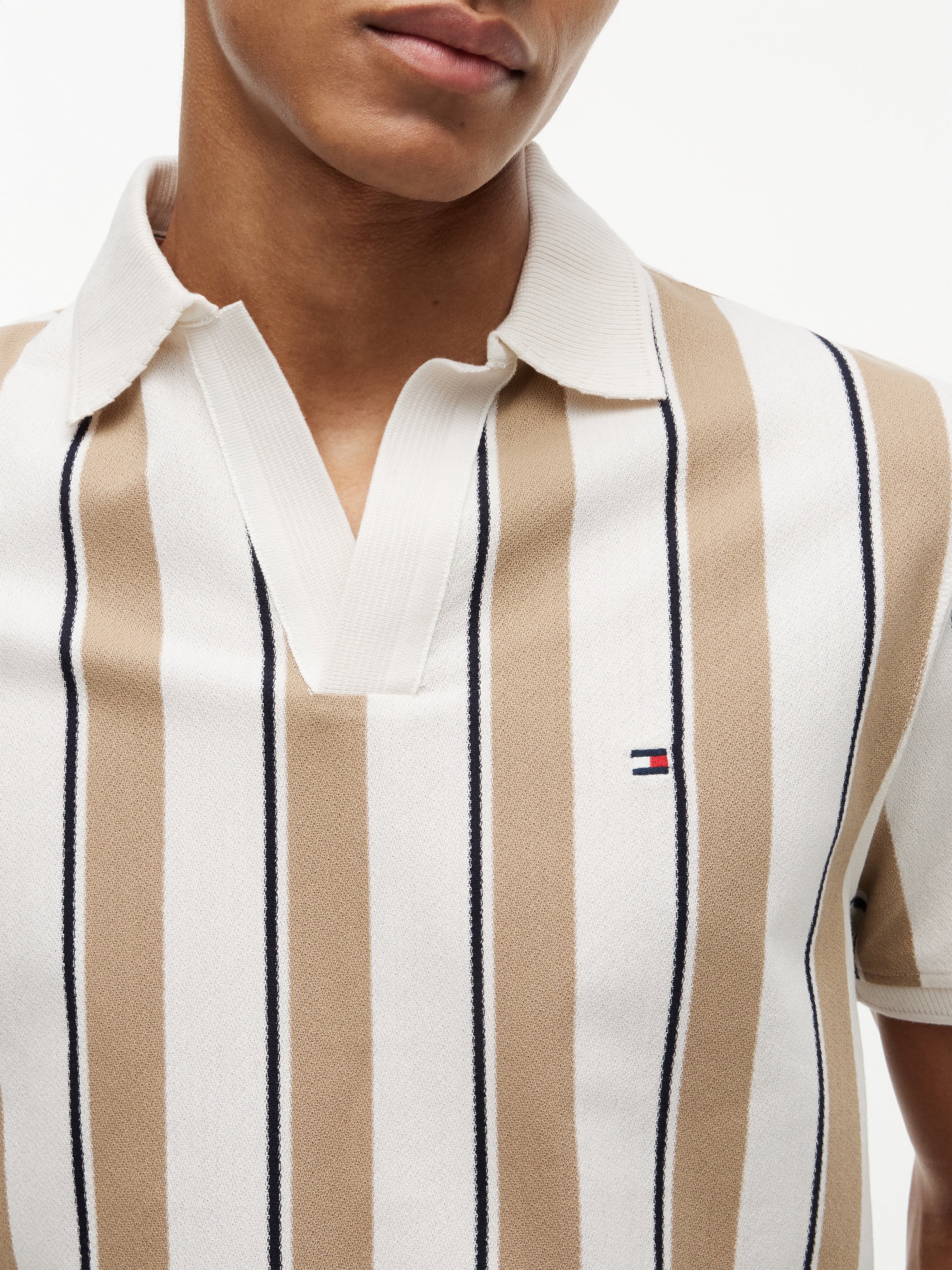 V NECK CREPE CLASSIC POLO