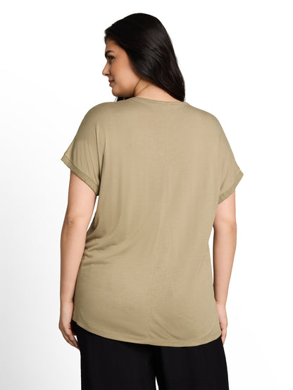 Plus Size - Loose Fit T-Shirt im Material-Mix