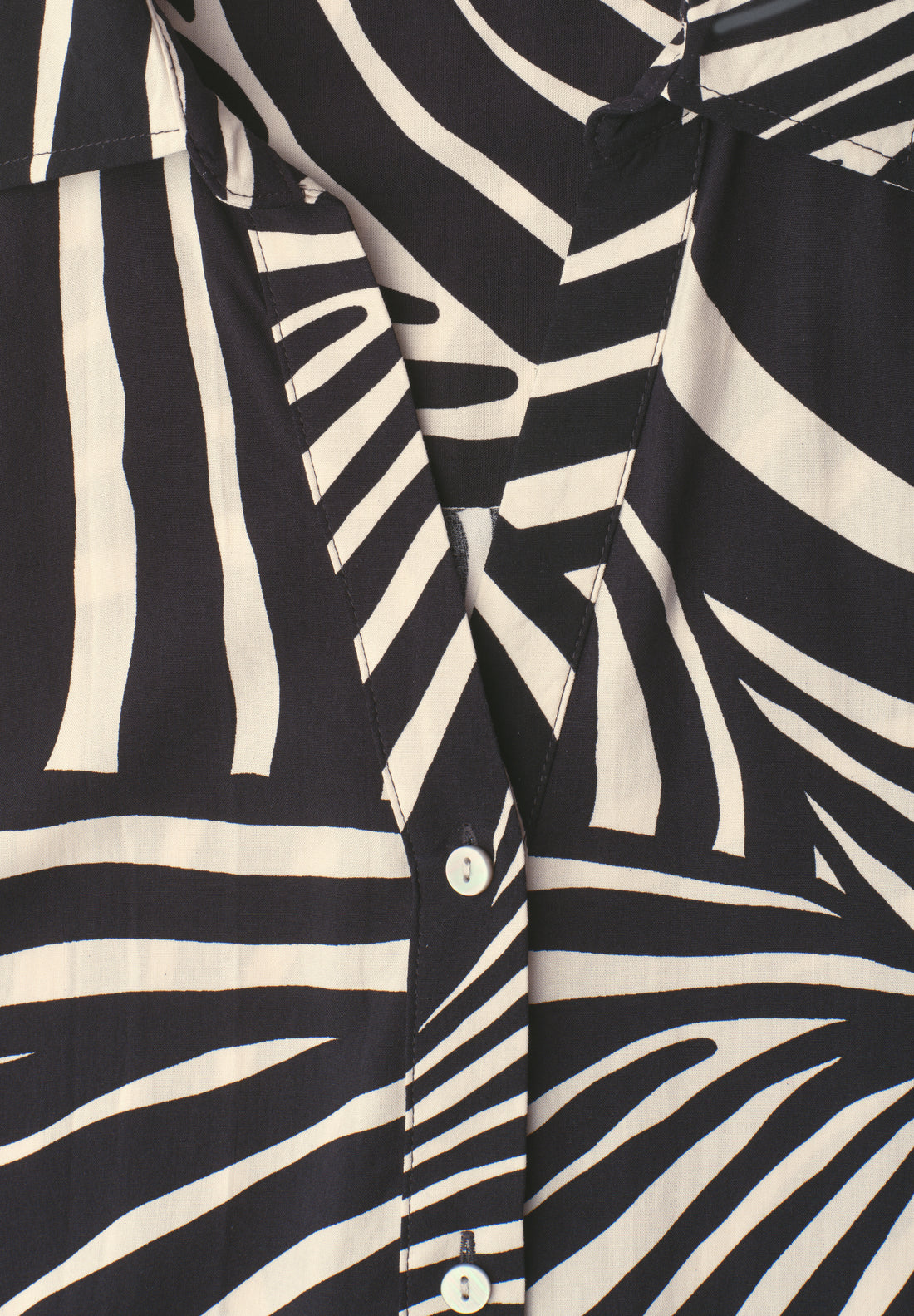 Kurzarm Hemdbluse mit Turn-Up-Details