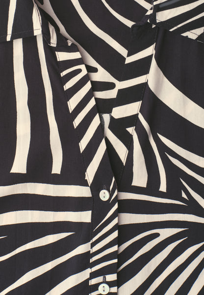 Kurzarm Hemdbluse mit Turn-Up-Details