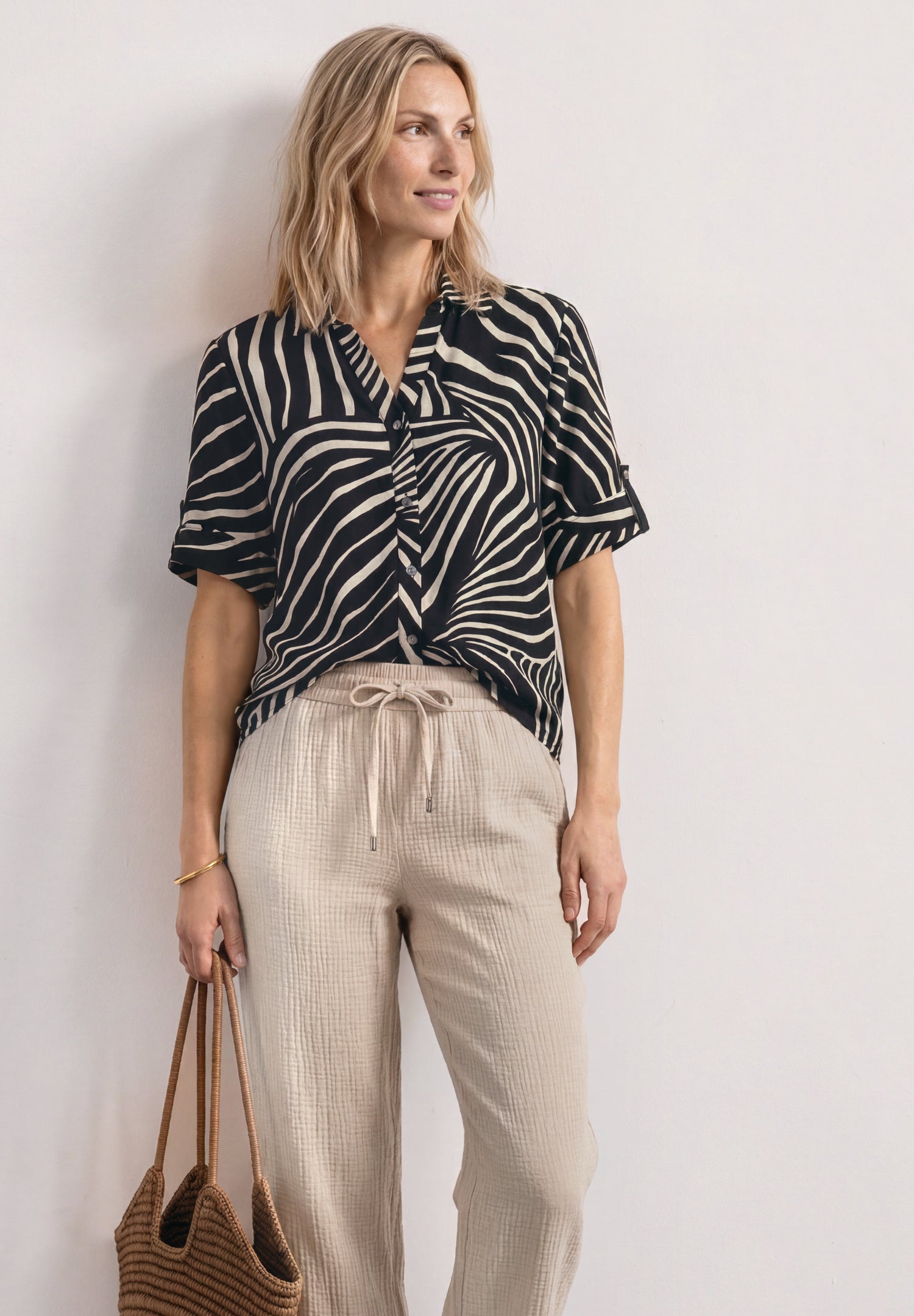 Kurzarm Hemdbluse mit Turn-Up-Details
