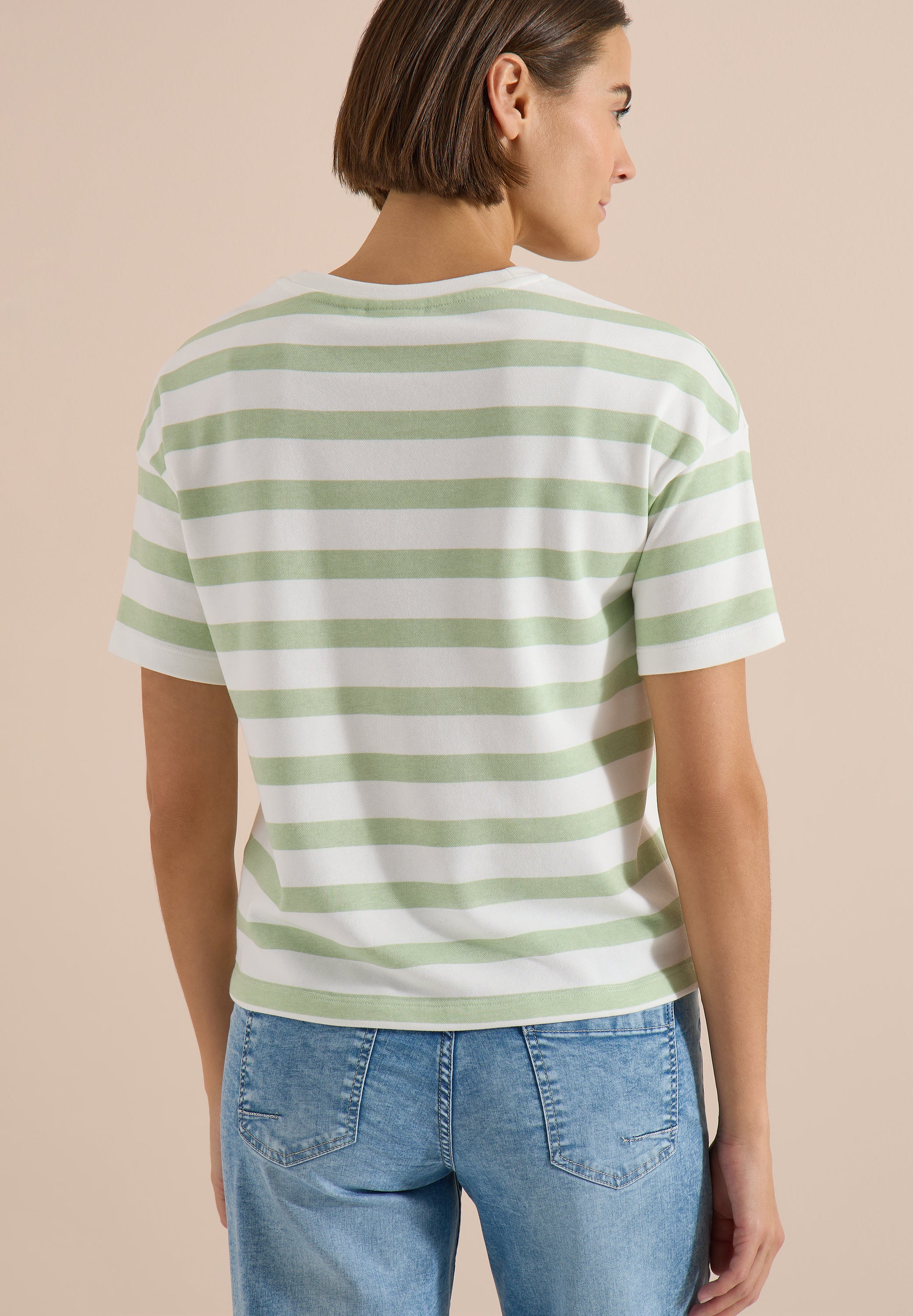 Halbarm Shirt mit Streifen und Wording-Detail