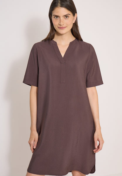 Knielanges Kleid mit Split Neck