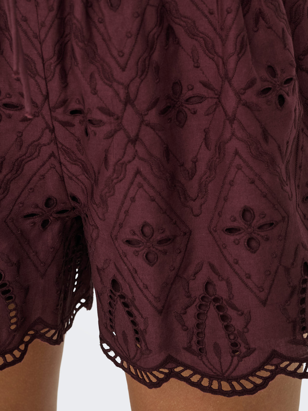 ONLFRANI EMB PULL UP SHORTS WVN
