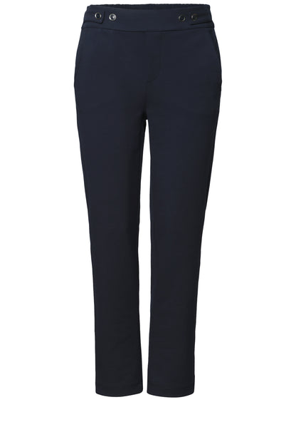 Slim Leg Hose im Loose Fit in Scubaqualität