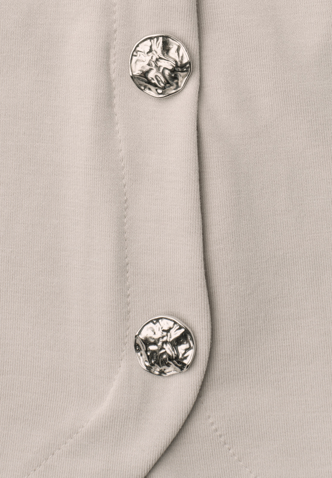 Top mit seitlichen Knopfdetails