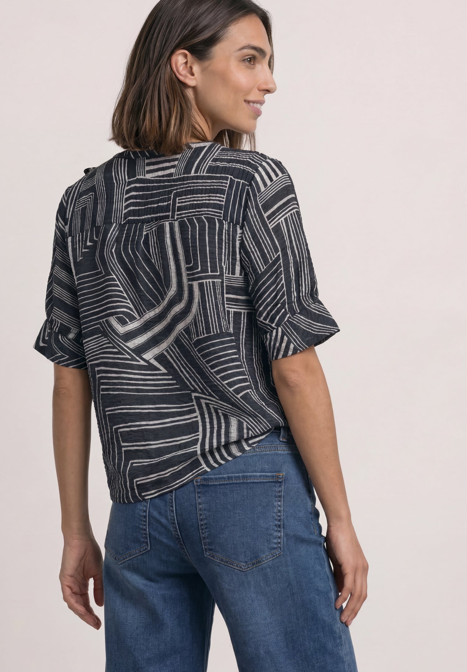 Kurzarm Bluse mit Split Neck und Print