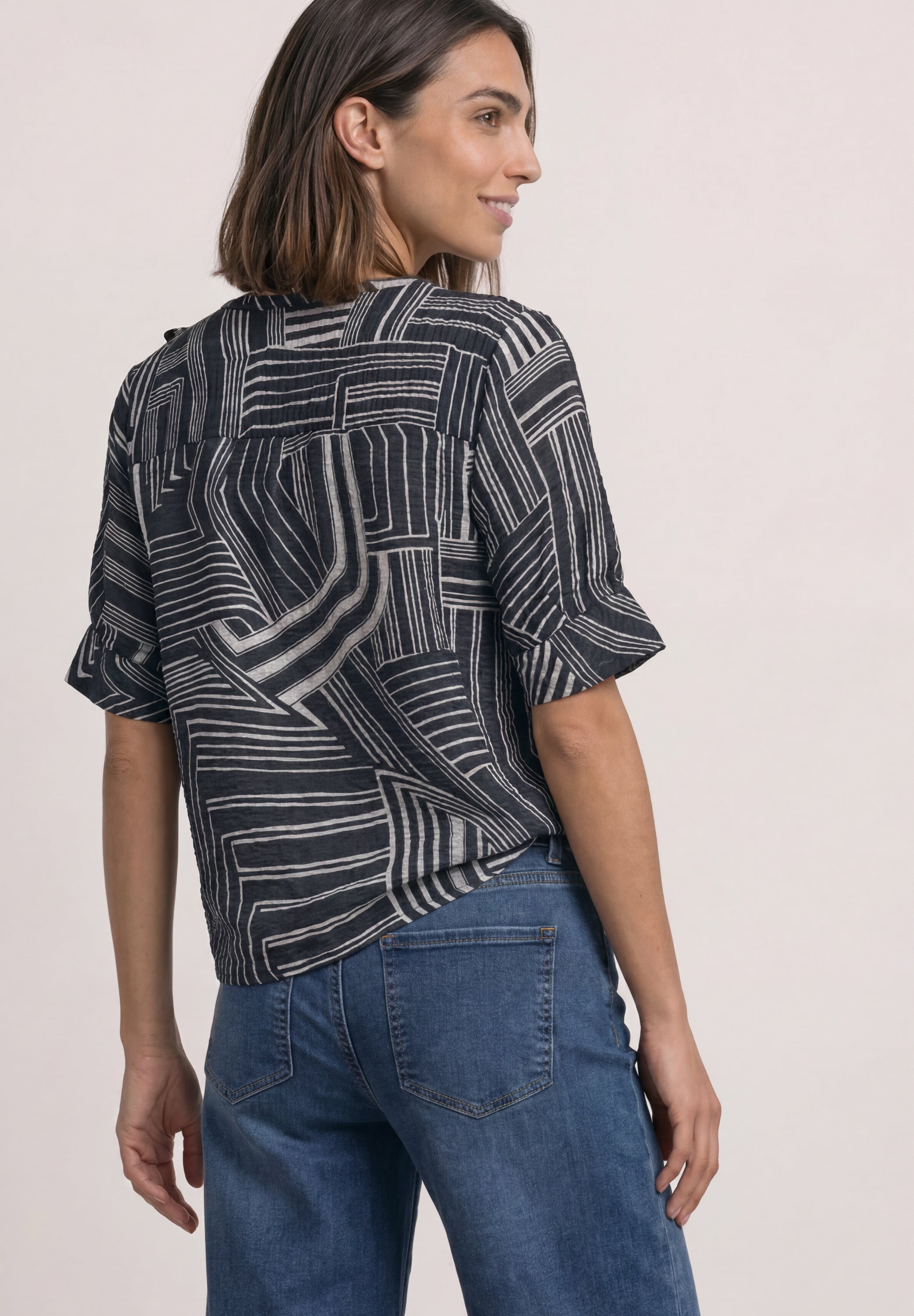 Kurzarm Bluse mit Split Neck und Print