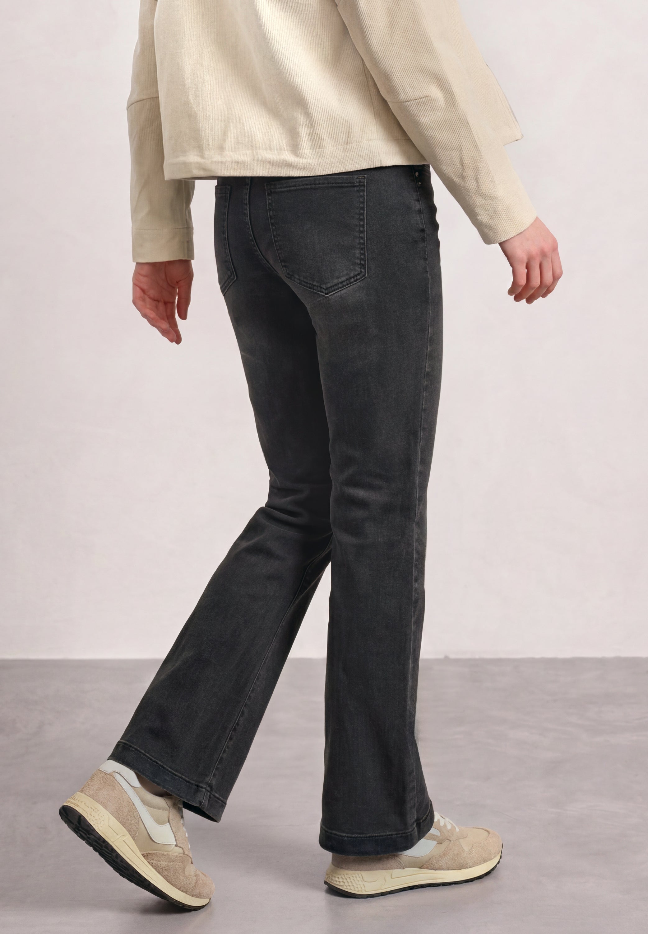 High Waist Bootcut Jeans im Slim Fit