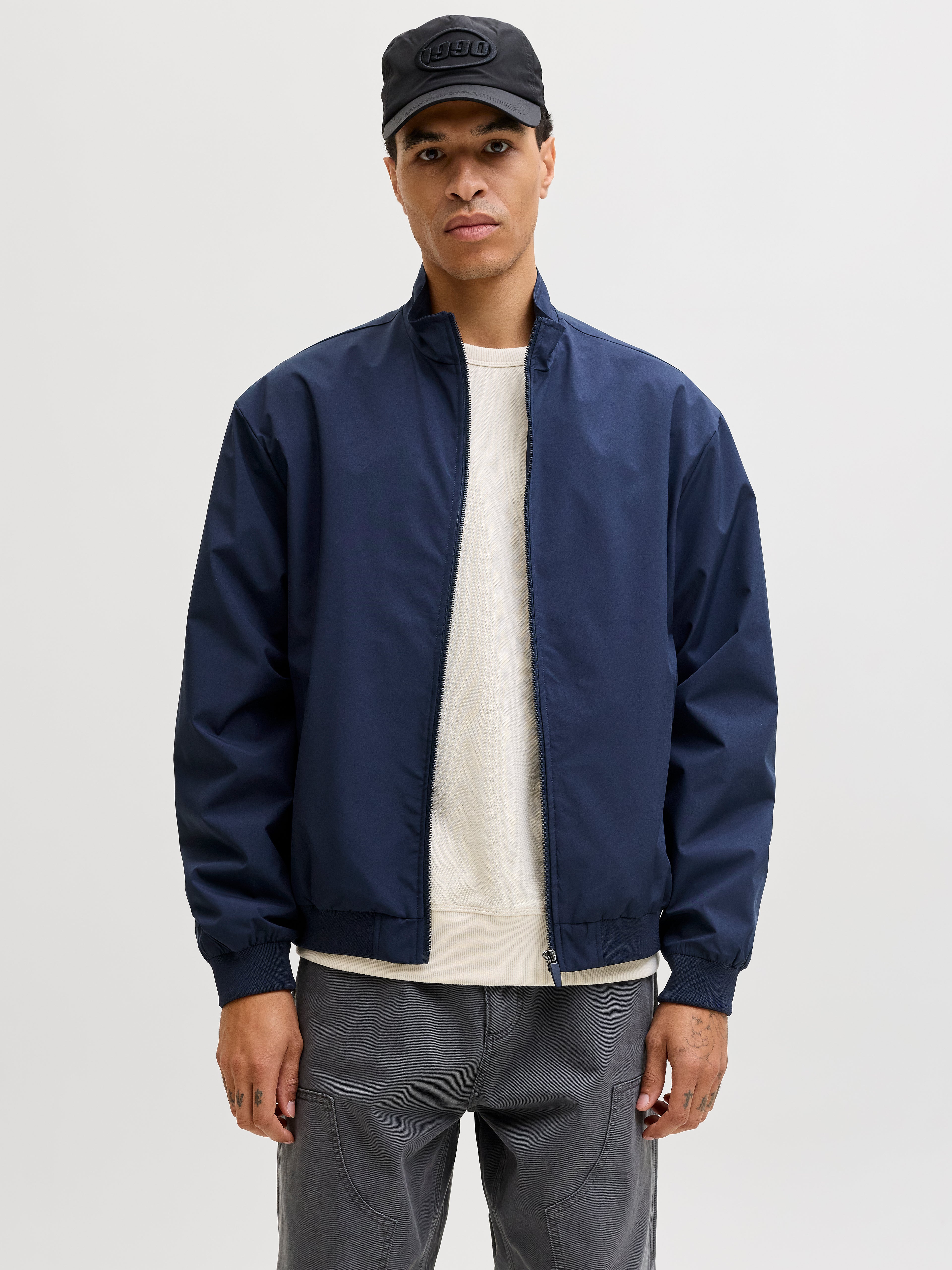 JJECHARGE STAND COLLAR BOMBER NOOS