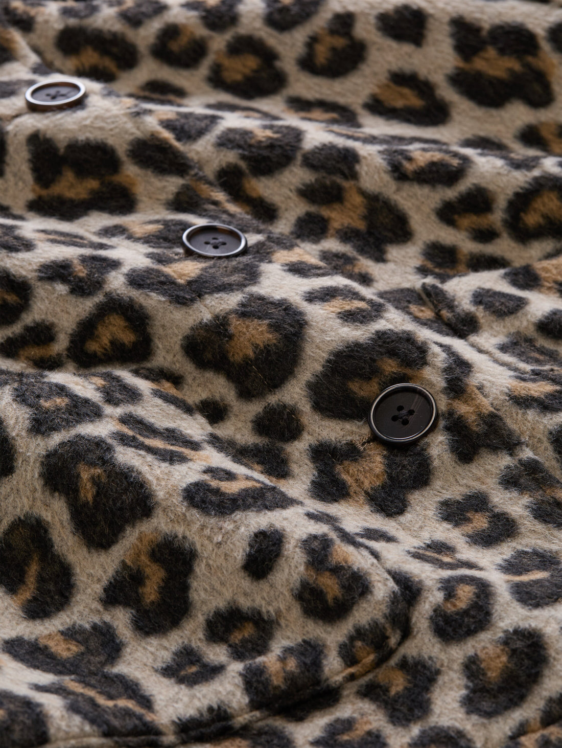 Wolljacke mit Leo-Muster