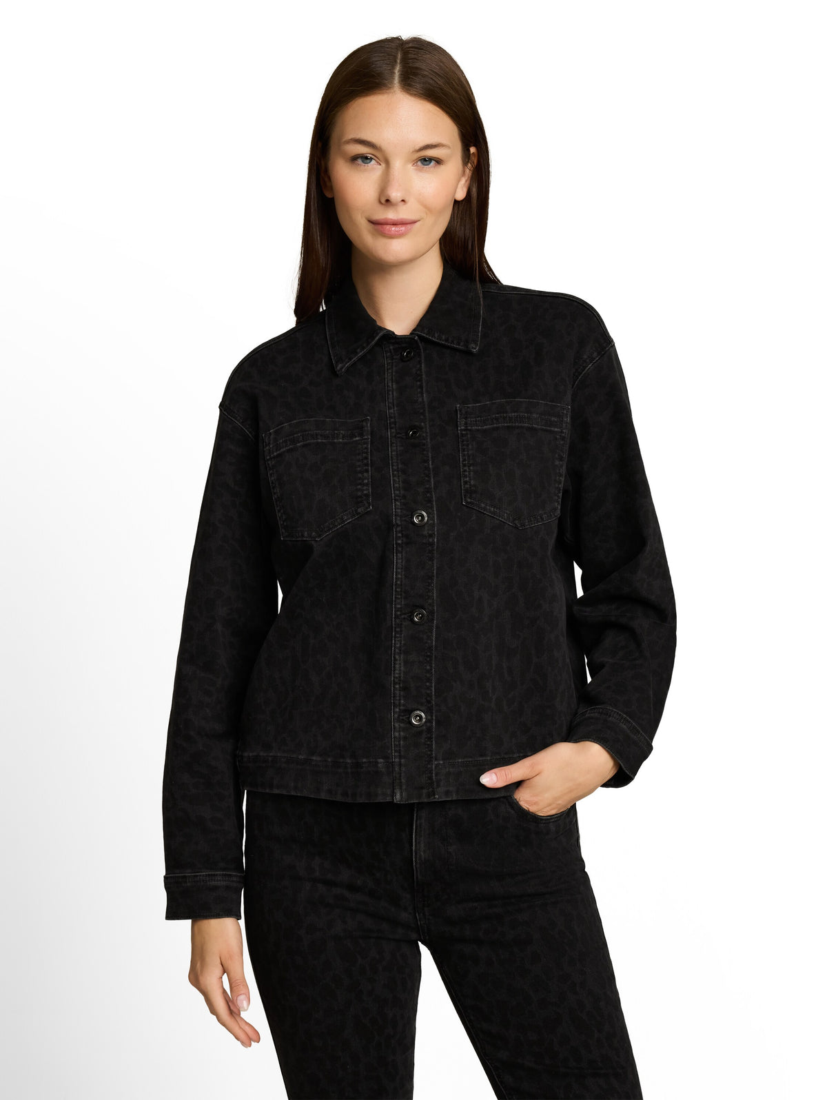Jeansjacke mit Leo-Print