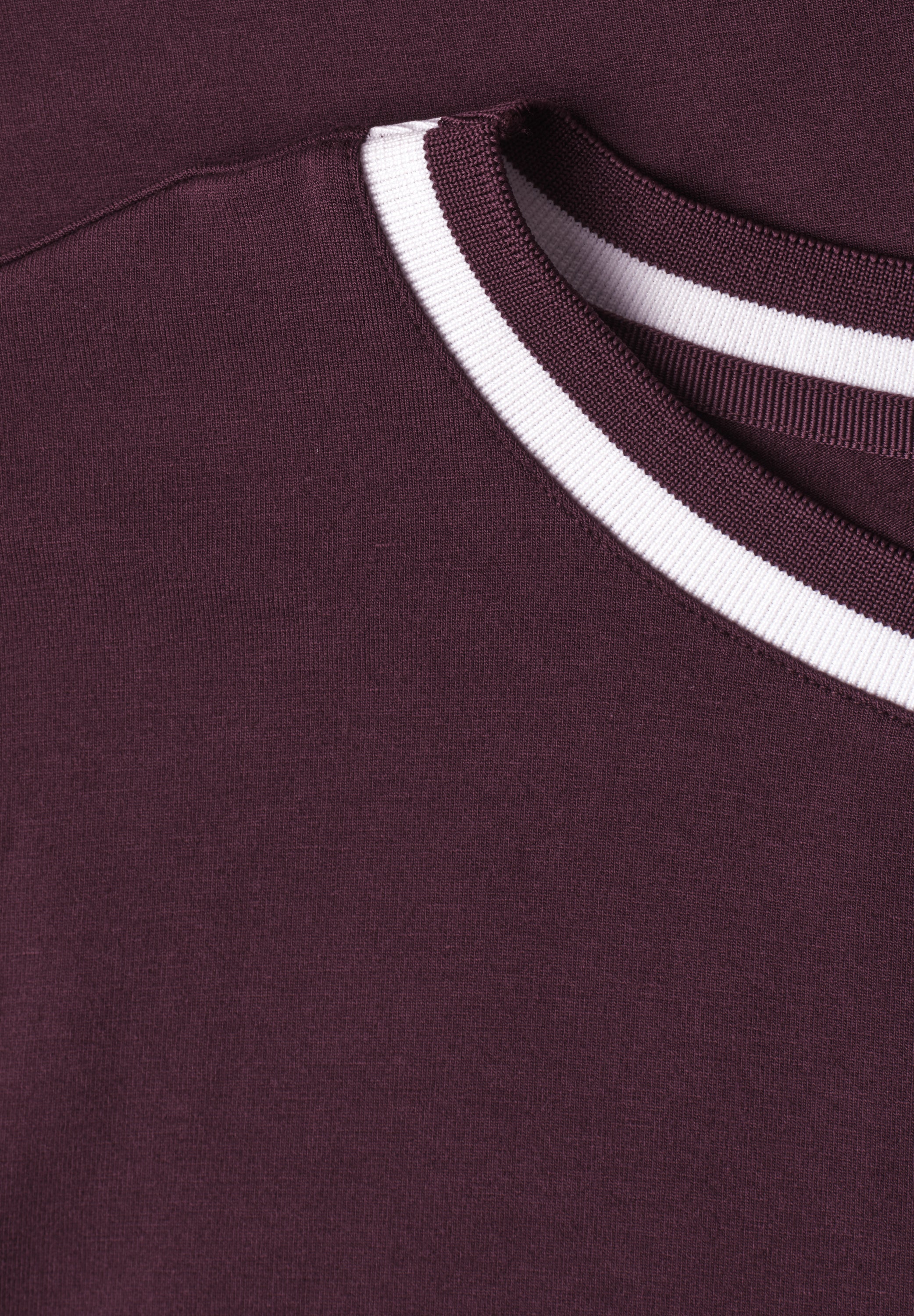T-Shirt mit Rundhals und Kontrastdetail