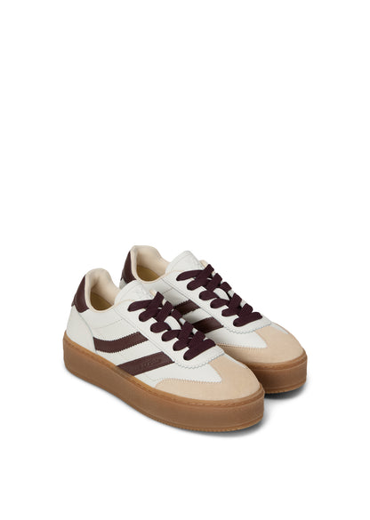 Sneaker Model Edith