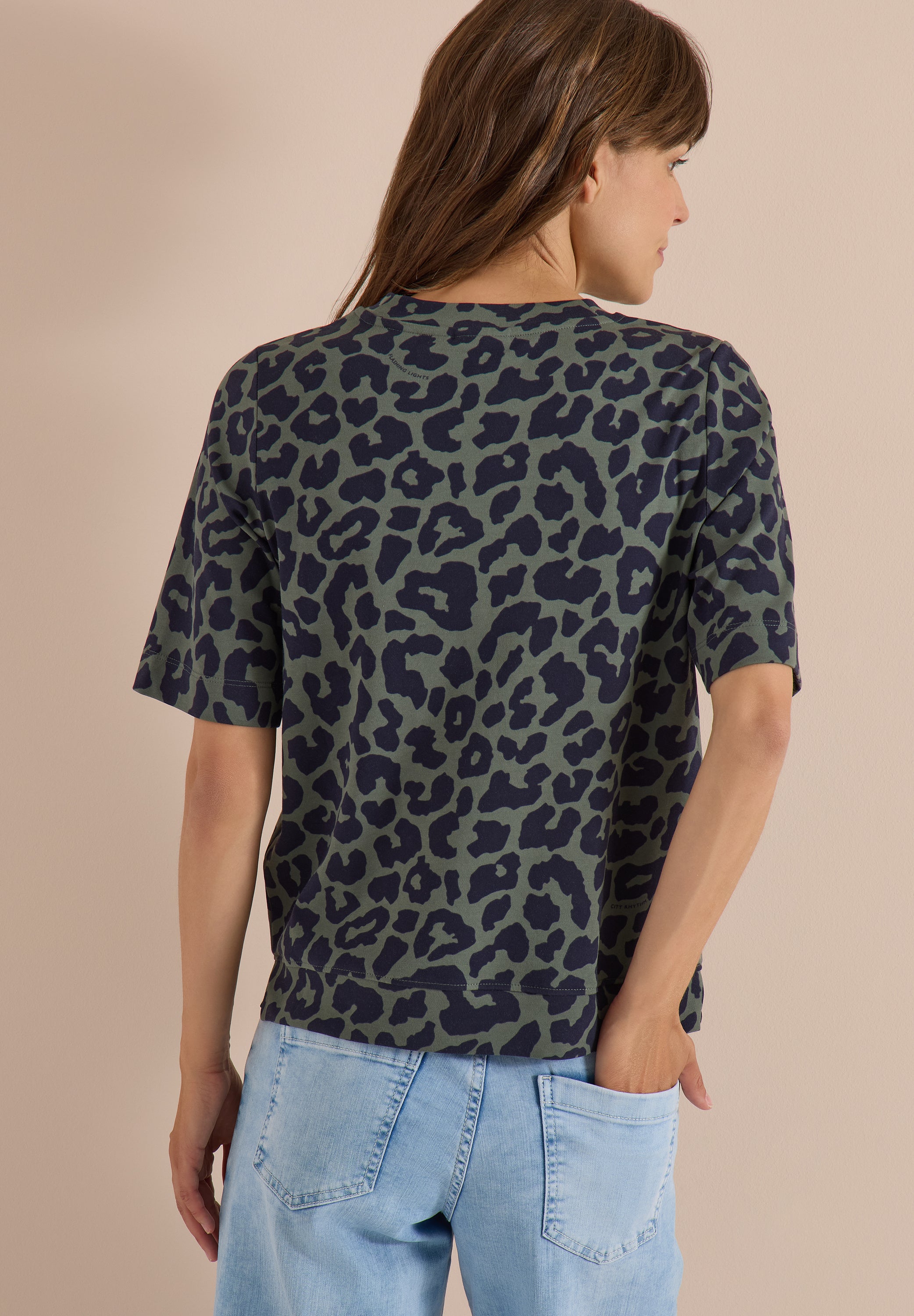 T-Shirt mit Rundhals und Leo-Muster