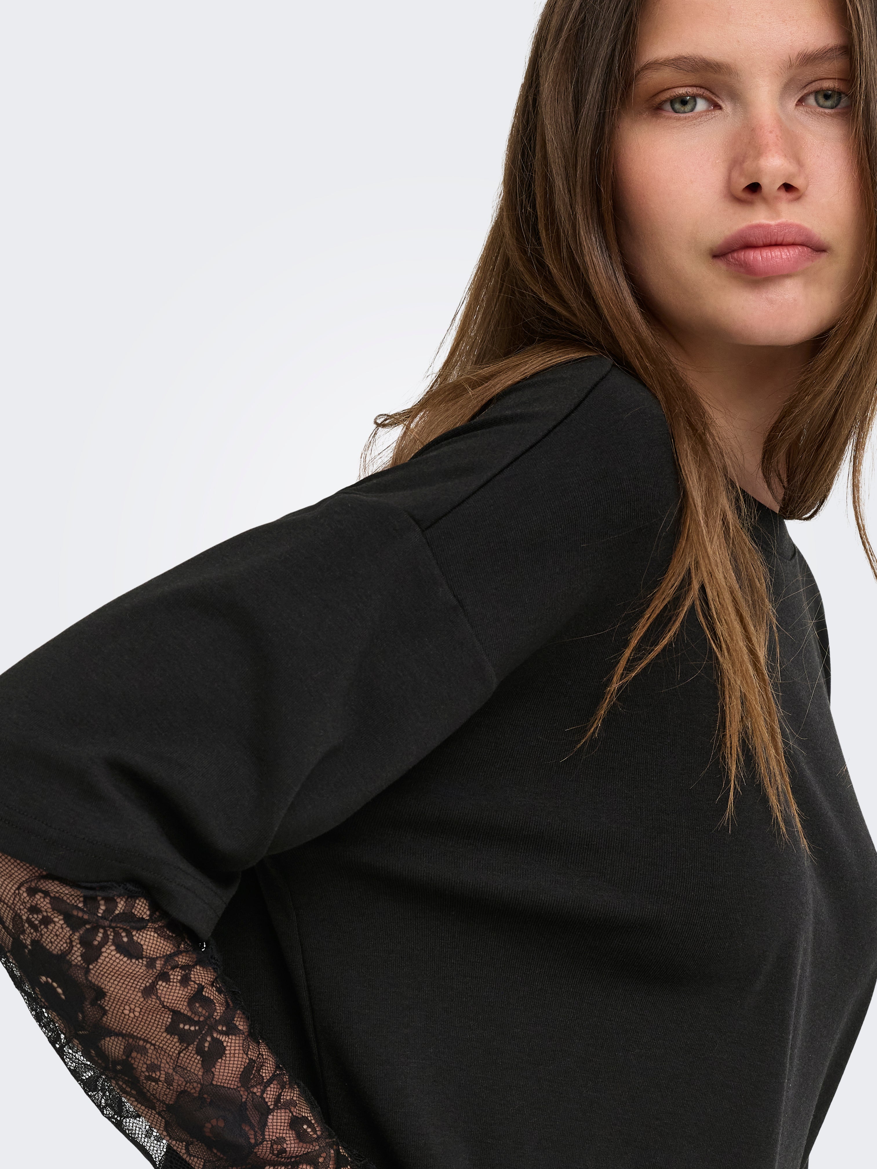 ONLTAHLIA L/S LACE TOP JRS