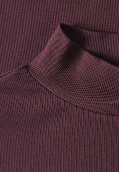 T-Shirt mit Turtle Neck in Rippstruktur
