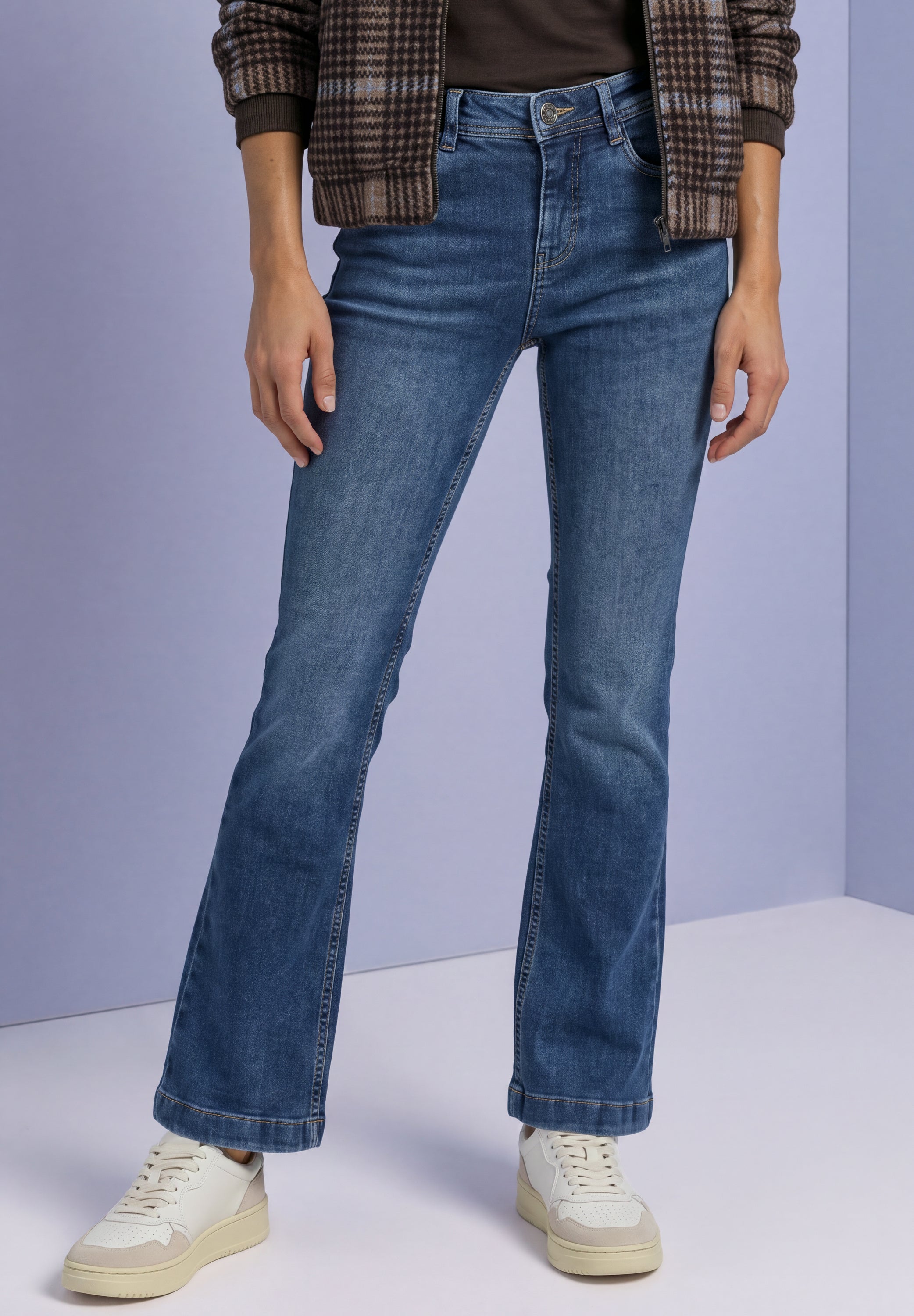 High Waist Bootcut Jeans im Slim Fit