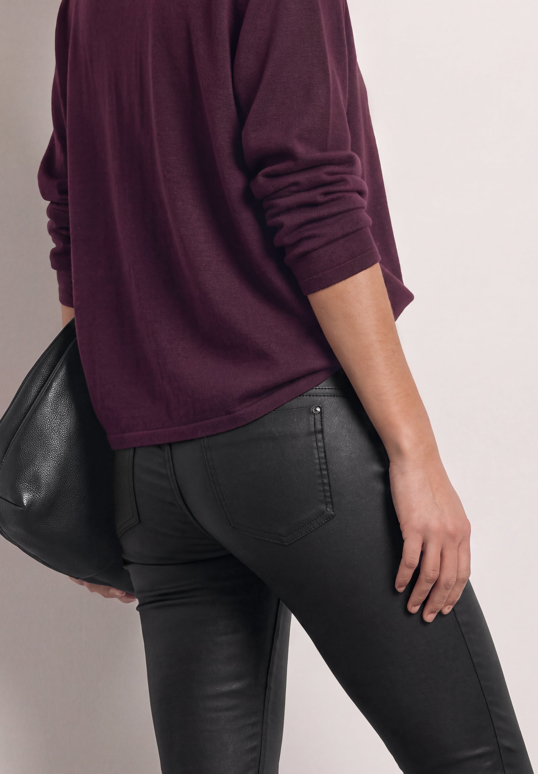 Mid Waist Hose im Slim Fit in Leder-Optik