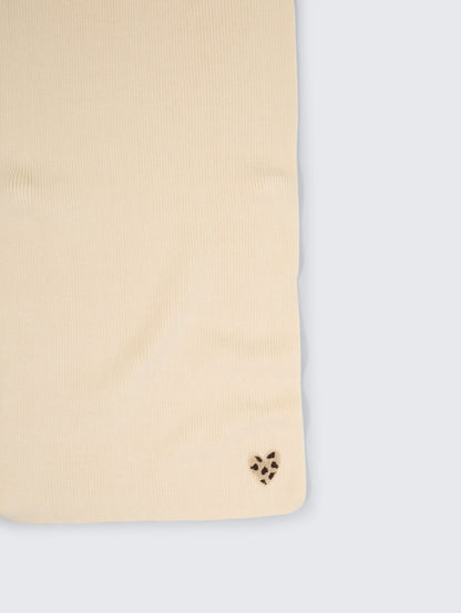 Strickschal mit Badge