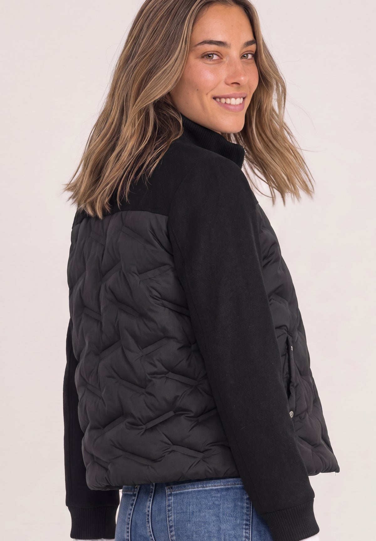 Strukturmix Jacke mit geklebter Steppung