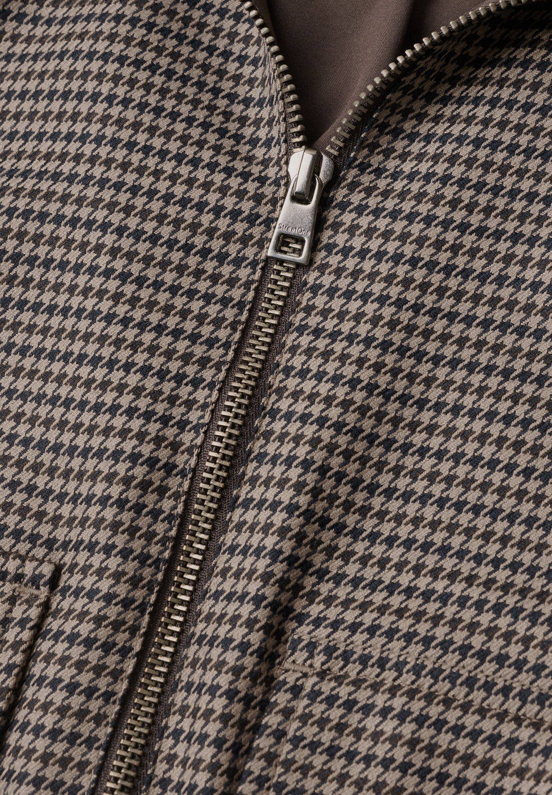 Jacke mit Houndstooth Muster und Zipper