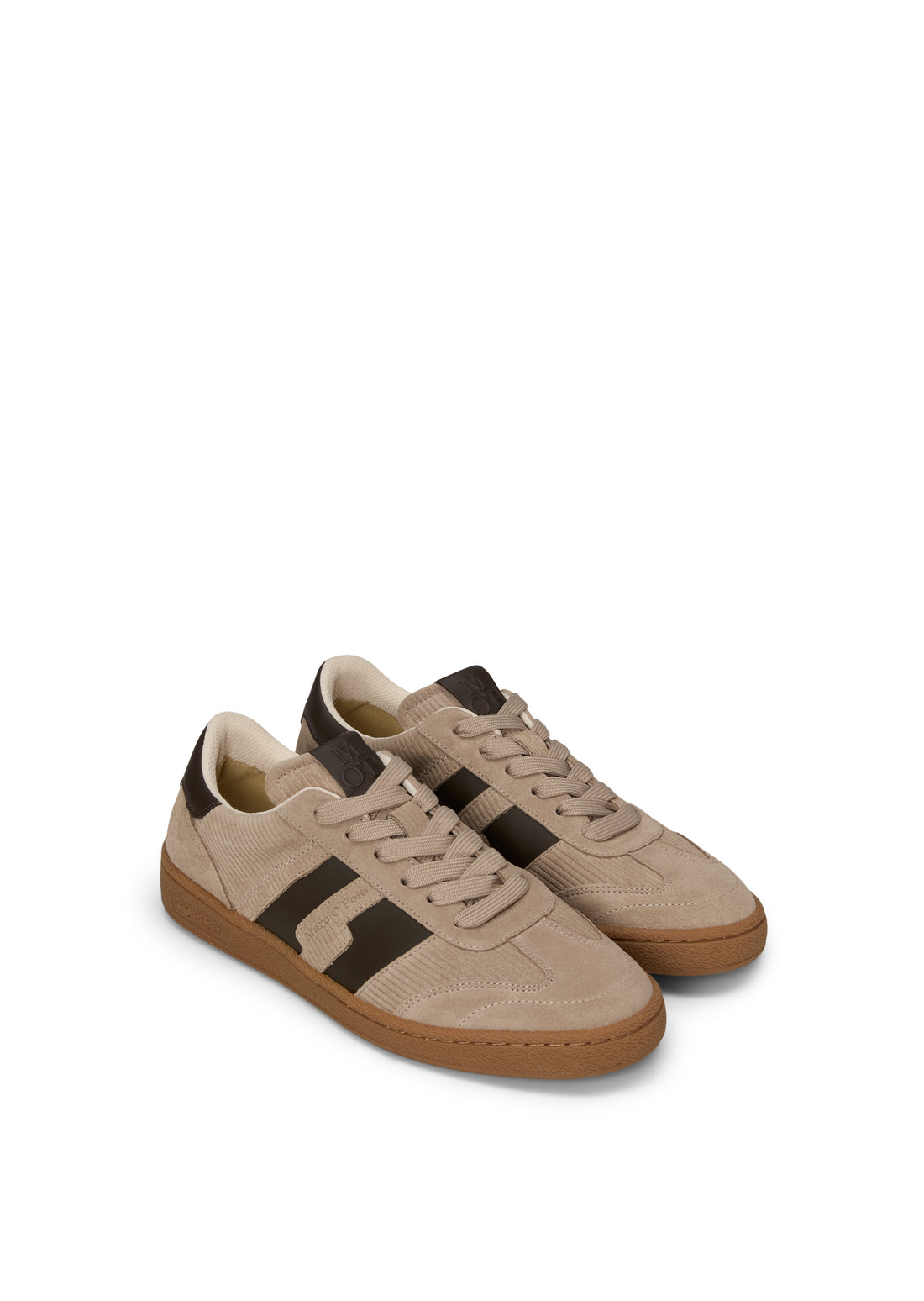 Sneaker Model Court