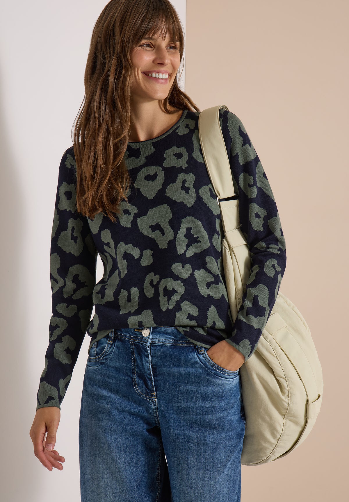 Pullover mit Rundhals und Leo-Muster