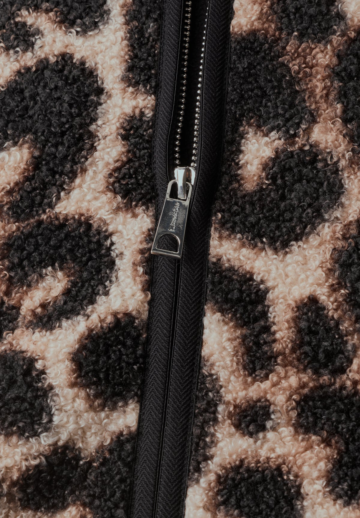 Teddy-Weste mit Zipper und Corddetails