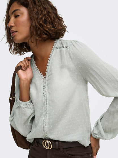 ONLGEZA LS DOBBY V-NECK BLOUSE WVN