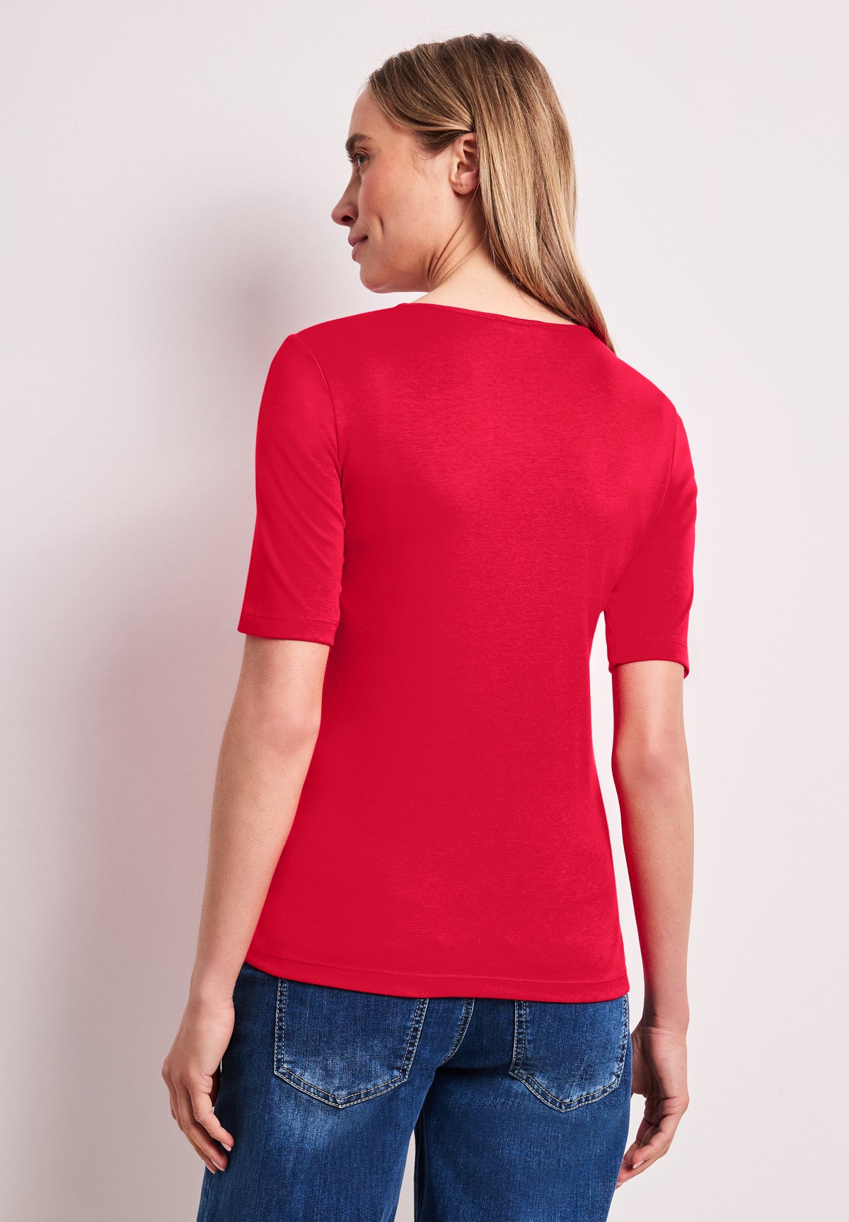 Basic T-Shirt mit V-Neck in Unifarbe