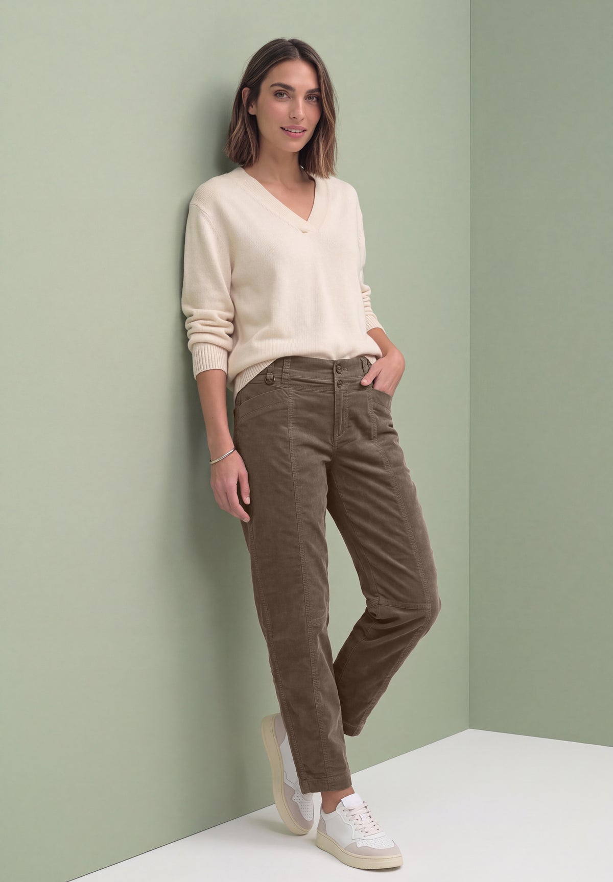 Barrel Leg Hose aus Cord im Casual Fit