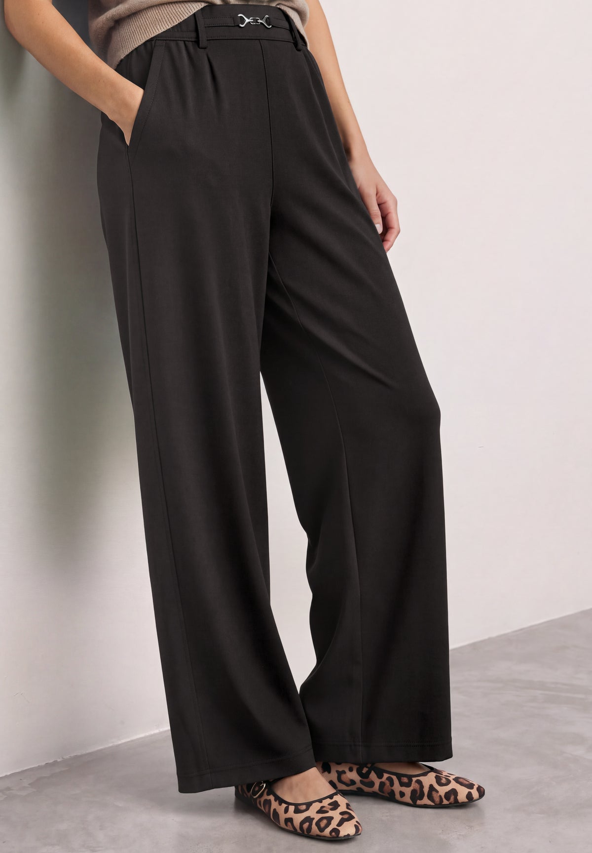 High Waist Straight Leg Hose im Casual Fit
