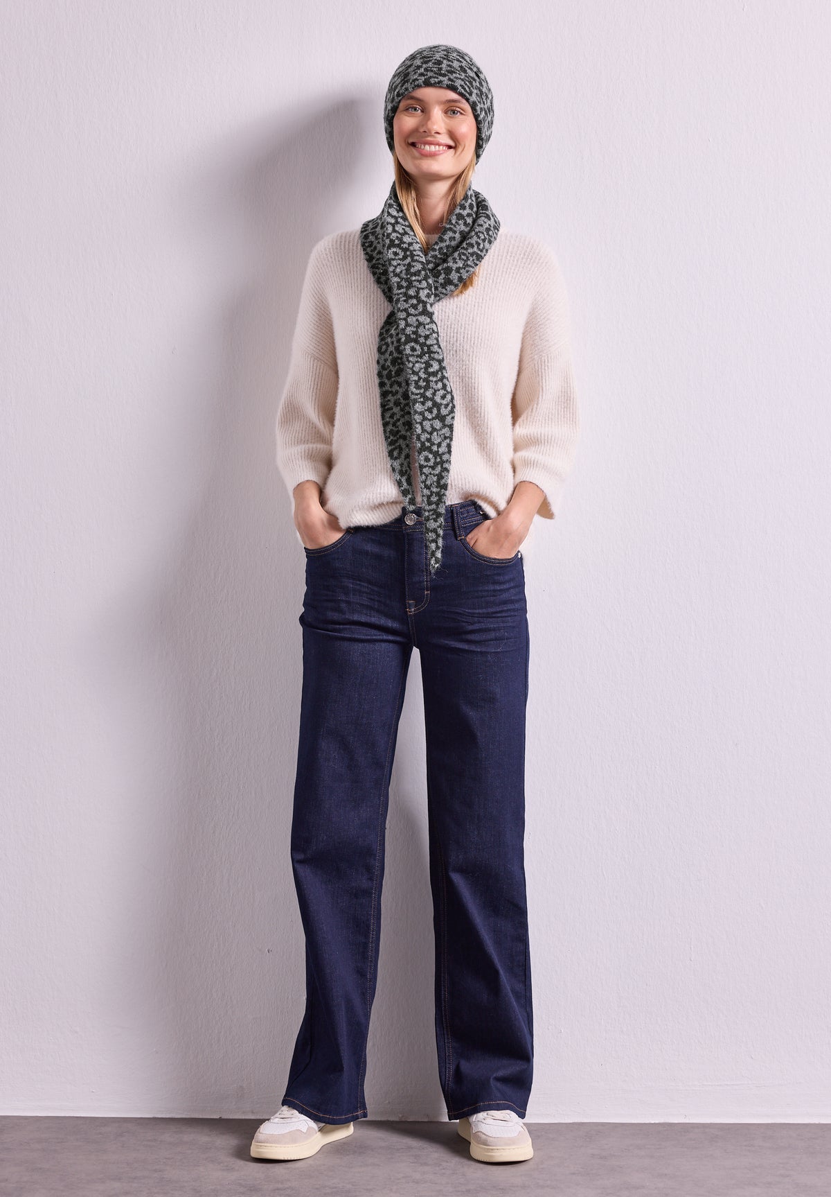Jacquard Beanie mit Leo-Muster