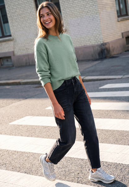 Pullover mit Rundhals und Knopfdetails