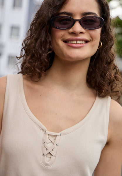 Top mit V-Neck und Bänderdetail