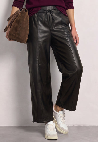 Straight Leg Hose in Leder-Optik