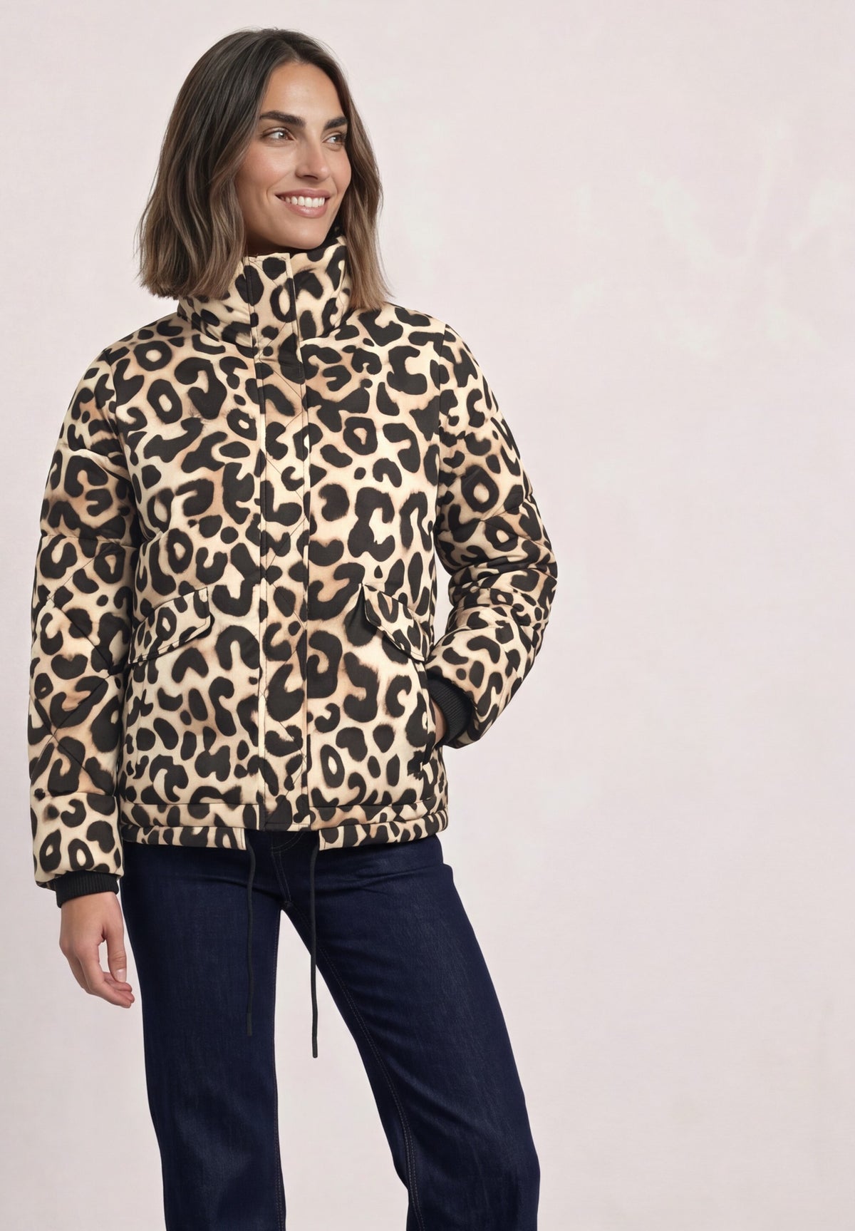 Steppjacke mit Stehkragen und Tunnelzug
