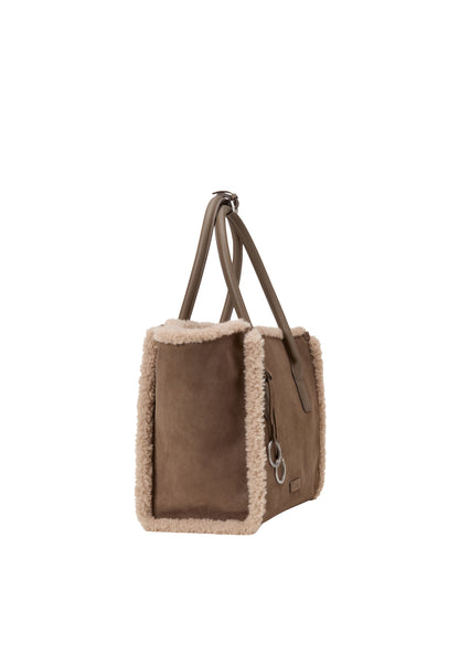 Shopper Model Gloria