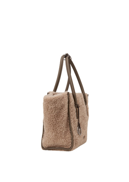 Shopper Model Gloria